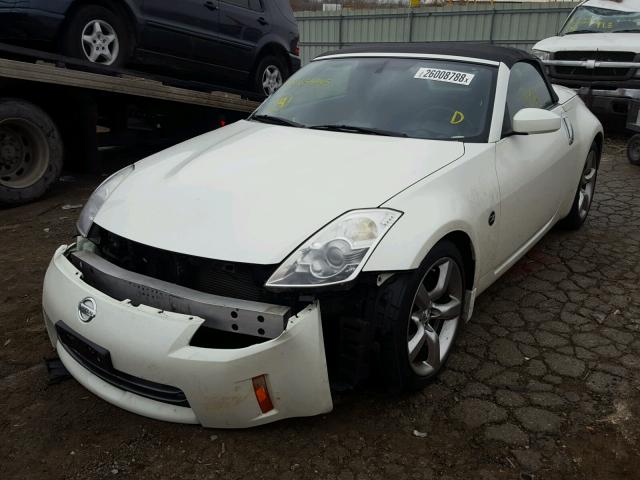 JN1BZ36A97M654145 - 2007 NISSAN 350Z ROADS WHITE photo 2