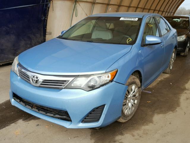 4T1BF1FK4DU678170 - 2013 TOYOTA CAMRY L BLUE photo 2