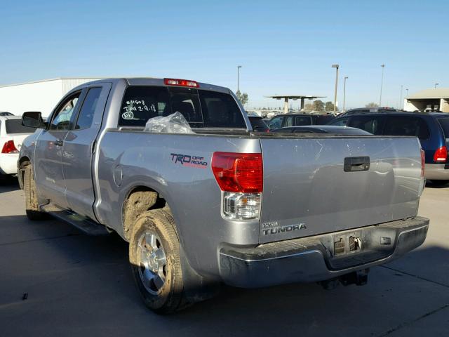 5TFRY5F19BX101710 - 2011 TOYOTA TUNDRA DOU SILVER photo 3