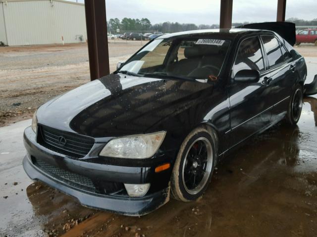 JTHBD182X10016943 - 2001 LEXUS IS 300 BLACK photo 2