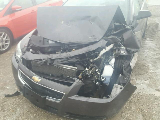 1G1ZB5E19BF312553 - 2011 CHEVROLET MALIBU LS ნაცრისფერი ფოტო 9