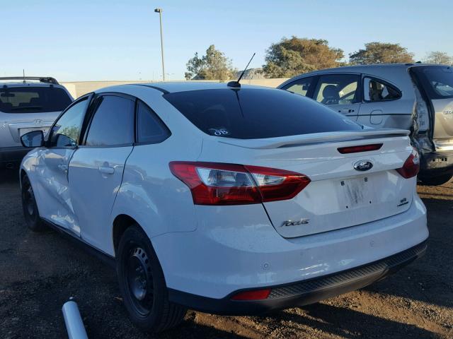 1FADP3F21DL374148 - 2013 FORD FOCUS SE WHITE photo 3