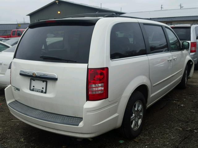 2A8HR54P18R600405 - 2008 CHRYSLER TOWN & COU WHITE photo 4