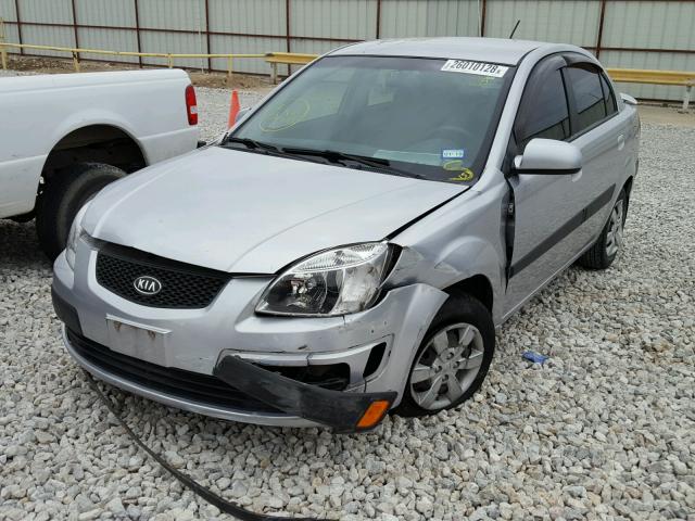 KNADE223996443115 - 2009 KIA RIO BASE GRAY photo 2