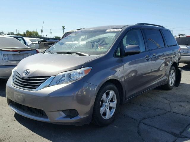 5TDKK3DC9ES501739 - 2014 TOYOTA SIENNA LE GRAY photo 2