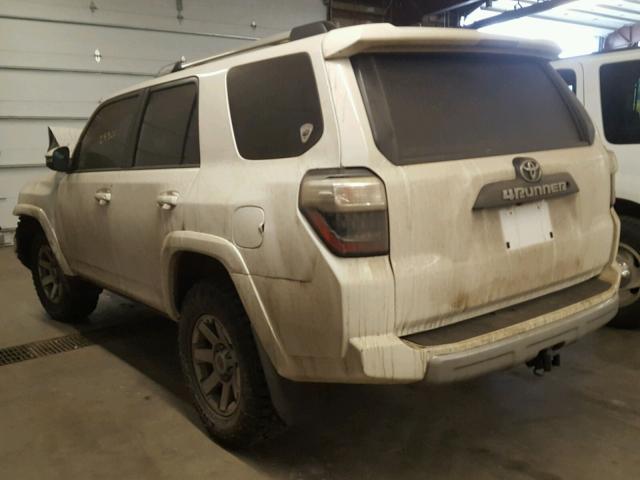 JTEBU5JR4G5379858 - 2016 TOYOTA 4RUNNER SR WHITE photo 3