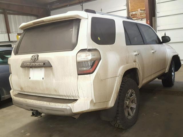 JTEBU5JR4G5379858 - 2016 TOYOTA 4RUNNER SR WHITE photo 4