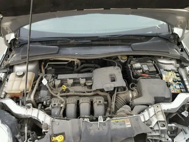 1FAHP3F22CL211976 - 2012 FORD FOCUS SE SILVER photo 7