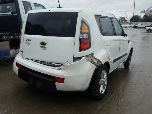 KNDJT2A25A7145227 - 2010 KIA SOUL + WHITE photo 4