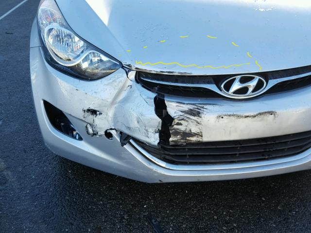 5NPDH4AE1CH124944 - 2012 HYUNDAI ELANTRA GL SILVER photo 9