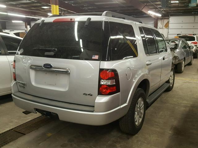 1FMEU73E79UA39647 - 2009 FORD EXPLORER X SILVER photo 4