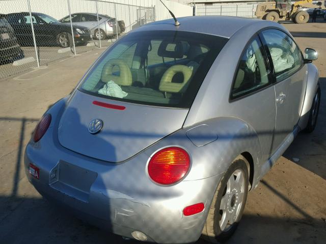 3VWCC21C0XM464886 - 1999 VOLKSWAGEN NEW BEETLE 银色 照片 4