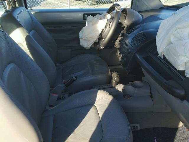 3VWCC21C0XM464886 - 1999 VOLKSWAGEN NEW BEETLE 银色 照片 5