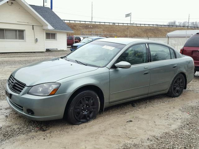 1N4AL11D45C950666 - 2005 NISSAN ALTIMA S GREEN photo 2