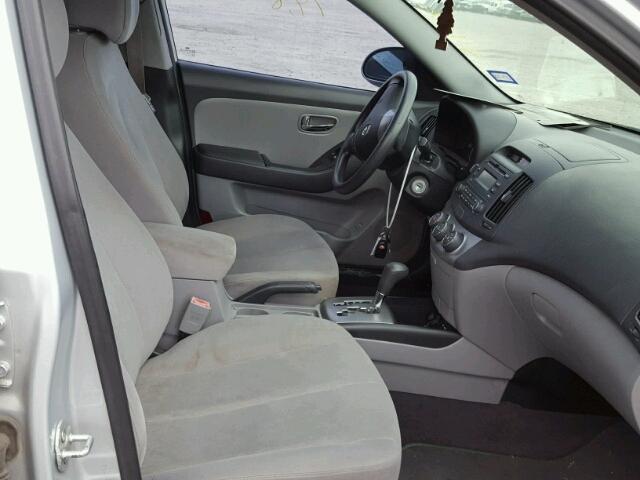 KMHDU4AD9AU037651 - 2010 HYUNDAI ELANTRA BL SILVER photo 5