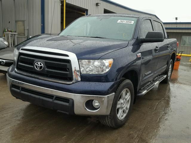 5TFEY5F11CX119232 - 2012 TOYOTA TUNDRA CRE BLUE photo 2