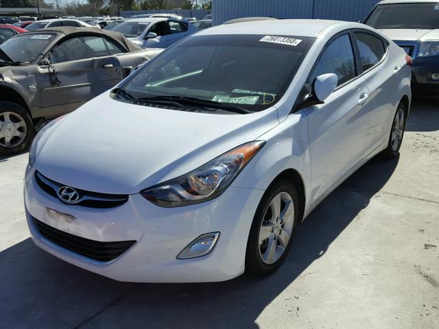 5NPDH4AE1DH392944 - 2013 HYUNDAI ELANTRA GL WHITE photo 2