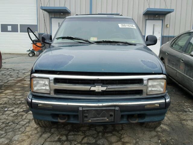 1GNDT13W5VK194834 - 1997 CHEVROLET BLAZER GREEN photo 9