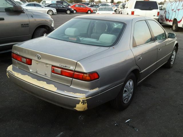 JT2BG22KXW0119223 - 1998 TOYOTA CAMRY CE GRAY photo 4