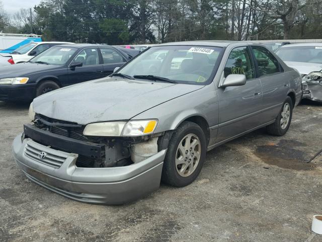 JT2BF28K6X0147547 - 1999 TOYOTA CAMRY LE GRAY photo 2