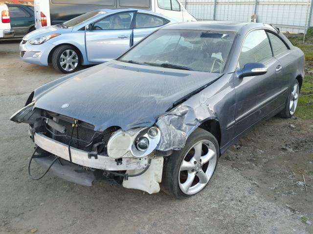 WDBTJ65J75F126048 - 2005 MERCEDES-BENZ CLK 320C BLUE photo 2