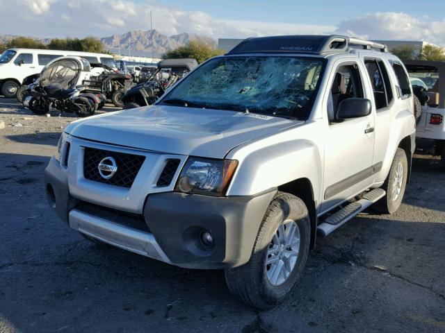 5N1AN0NWXFN658399 - 2015 NISSAN XTERRA X SILVER photo 2