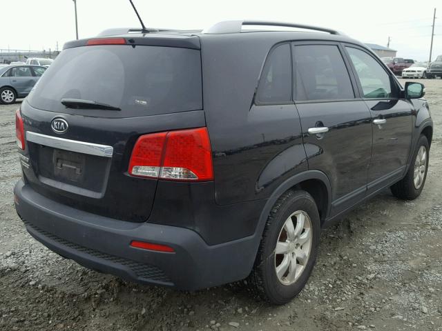 5XYKT4A12BG049552 - 2011 KIA SORENTO BA BLACK photo 4