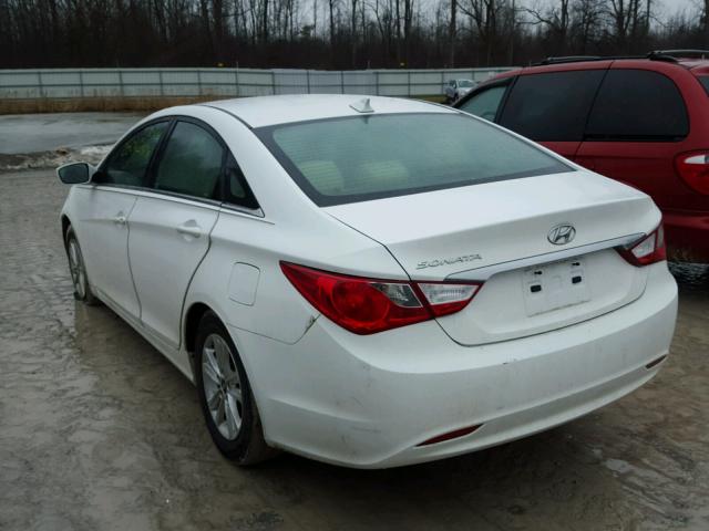 5NPEB4AC4DH751062 - 2013 HYUNDAI SONATA GLS WHITE photo 3