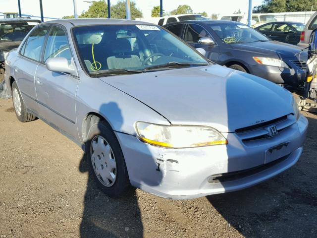 1HGCG5644WA102888 - 1998 HONDA ACCORD LX SILVER photo 1