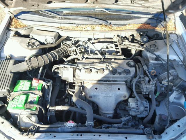 1HGCG5644WA102888 - 1998 HONDA ACCORD LX SILVER photo 7