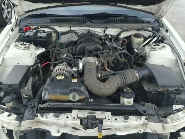 1ZVFT84N155256614 - 2005 FORD MUSTANG WHITE photo 7