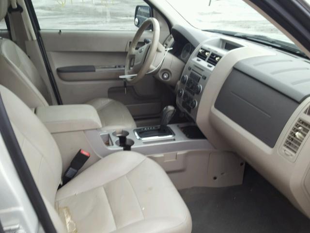 1FMCU03188KB83990 - 2008 FORD ESCAPE XLT BEIGE photo 5