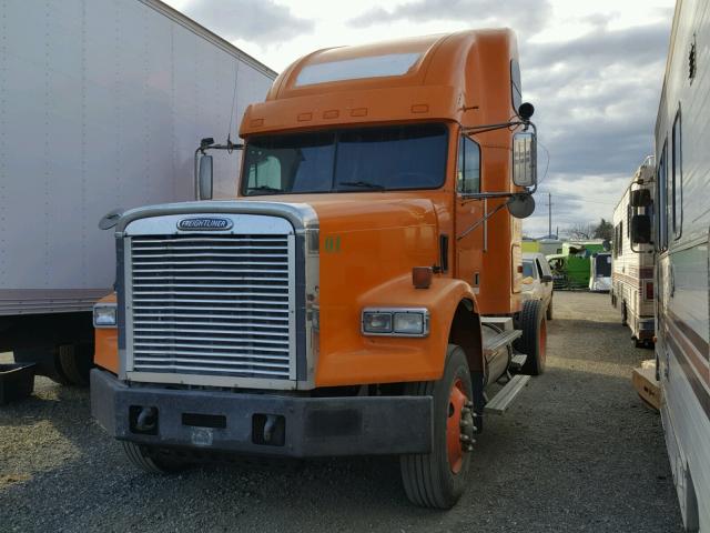 1FUBALCG24DM74670 - 2004 FREIGHTLINER CONVENTION ORANGE photo 2