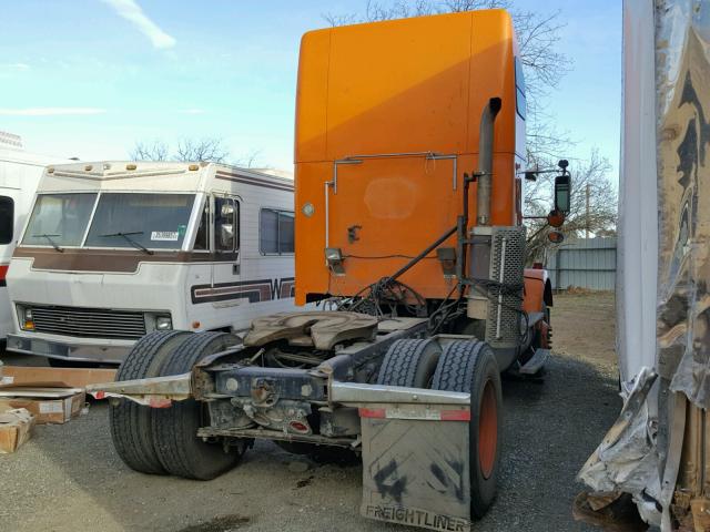 1FUBALCG24DM74670 - 2004 FREIGHTLINER CONVENTION ORANGE photo 4