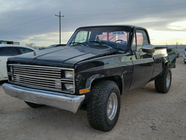 1GCGC24M1DJ135941 - 1983 CHEVROLET C20 BLACK photo 2