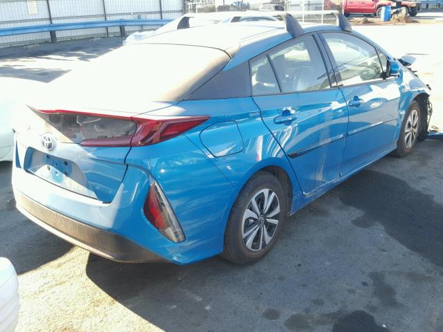 JTDKARFP5H3047971 - 2017 TOYOTA PRIUS PRIM ლურჯი ფოტო 4