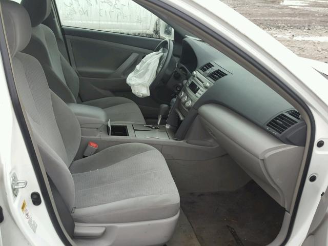 4T4BF3EK8BR119379 - 2011 TOYOTA CAMRY BASE WHITE photo 5
