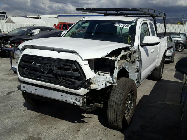 5TFRX5GN0HX078945 - 2017 TOYOTA TACOMA ACC WHITE photo 2