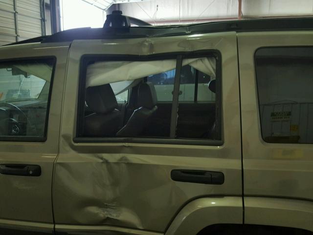 1J8HH48N36C125853 - 2006 JEEP COMMANDER TAN photo 9