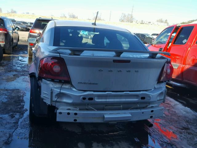 1B3BD4FB4BN572709 - 2011 DODGE AVENGER EX SILVER photo 9