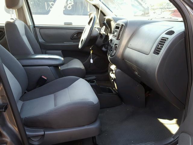 1FMYU02113KD08585 - 2003 FORD ESCAPE XLS GRAY photo 5