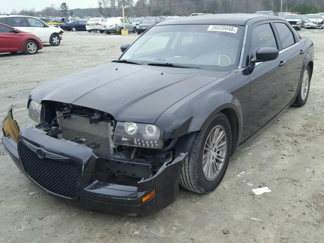 2C3KA43D59H539707 - 2009 CHRYSLER 300 LX BLACK photo 2