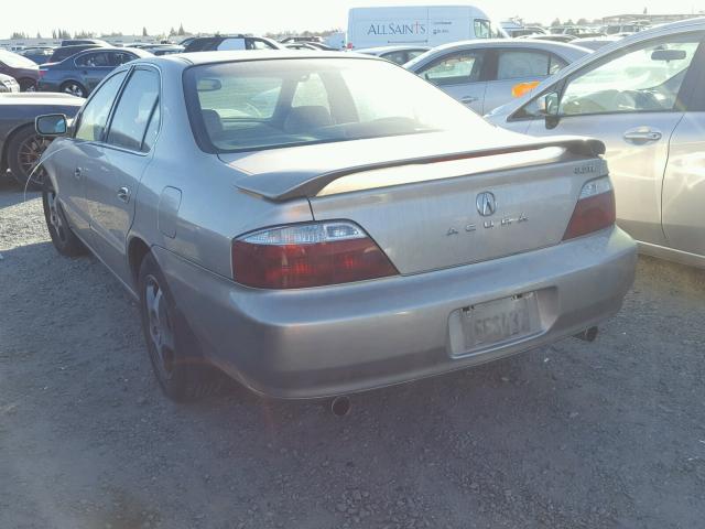 19UUA56603A077572 - 2003 ACURA 3.2TL GOLD photo 3