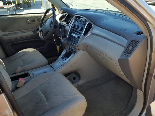 JTEDD21A840096373 - 2004 TOYOTA HIGHLANDER TAN photo 5