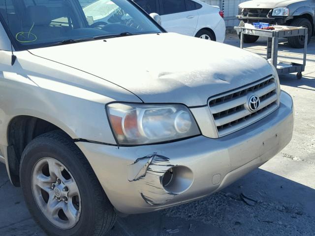 JTEDD21A840096373 - 2004 TOYOTA HIGHLANDER TAN photo 9