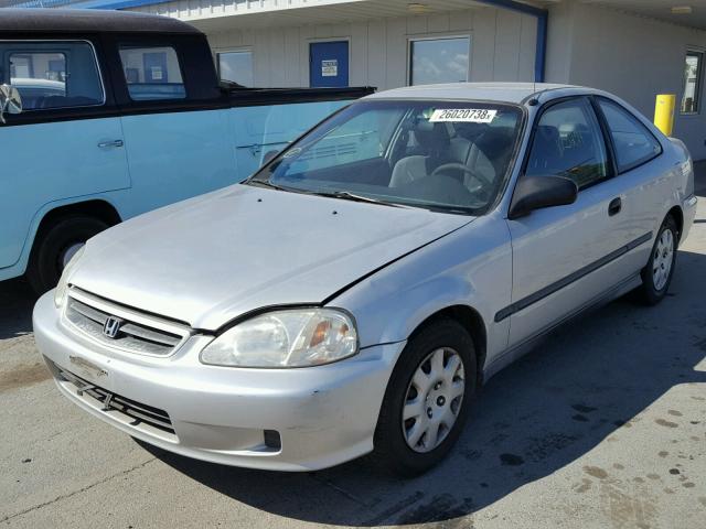 1HGEJ6226YL073938 - 2000 HONDA CIVIC DX SILVER photo 2