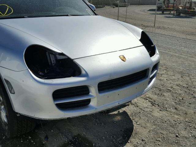 WP1AB29P45LA64928 - 2005 PORSCHE CAYENNE S SILVER photo 9