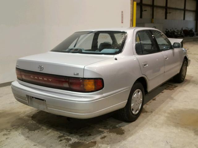 JT2SK12E2P0139101 - 1993 TOYOTA CAMRY LE SILVER photo 4