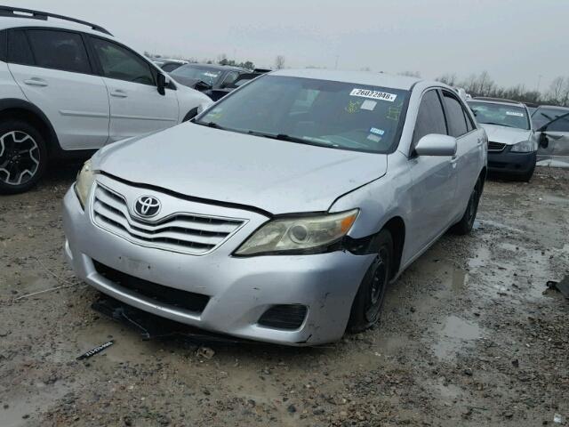 4T1BF3EK6BU179414 - 2011 TOYOTA CAMRY BASE SILVER photo 2