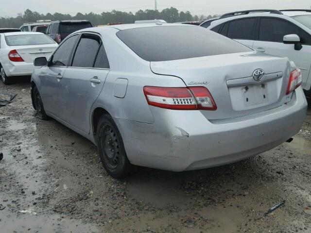 4T1BF3EK6BU179414 - 2011 TOYOTA CAMRY BASE SILVER photo 3